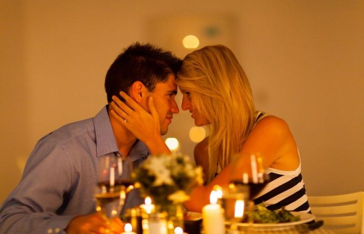 Cum sa planuiesti o cina romantica acasa