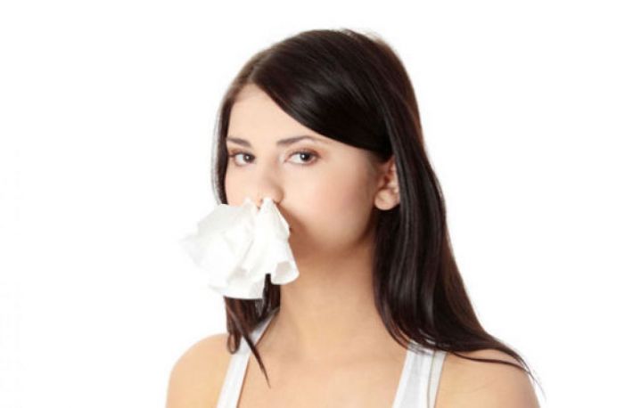 Cum sa opresti o sangerare nazala cu ajutorul unui tampon 