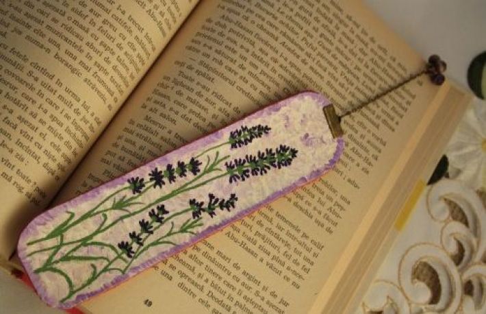 Cum se face un semn de carte din piele