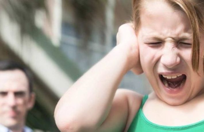 Cum pot fi determinate cauzele agresivitatii unui copil autist 