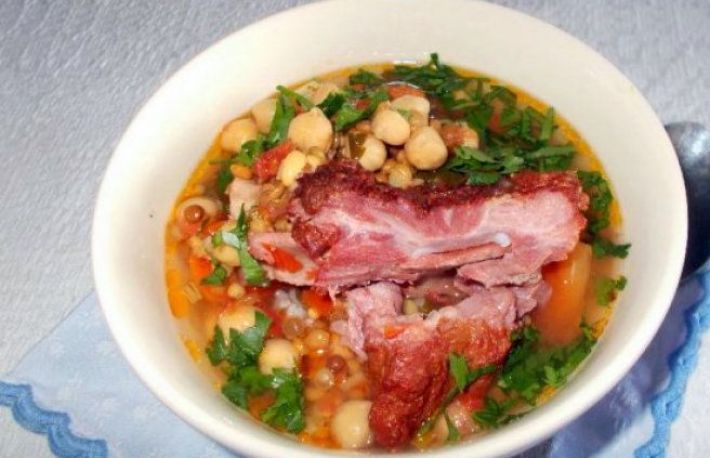 Cum sa prepari ciorba de linte si naut cu afumatura