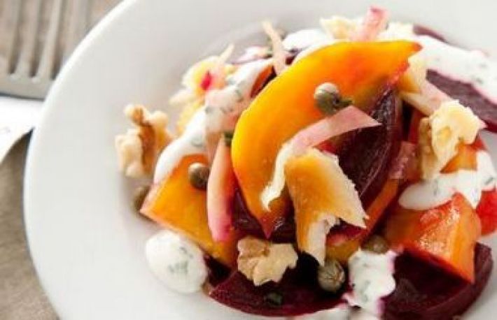 Cum sa faci salata de sfecla cu nuci si crema de branza