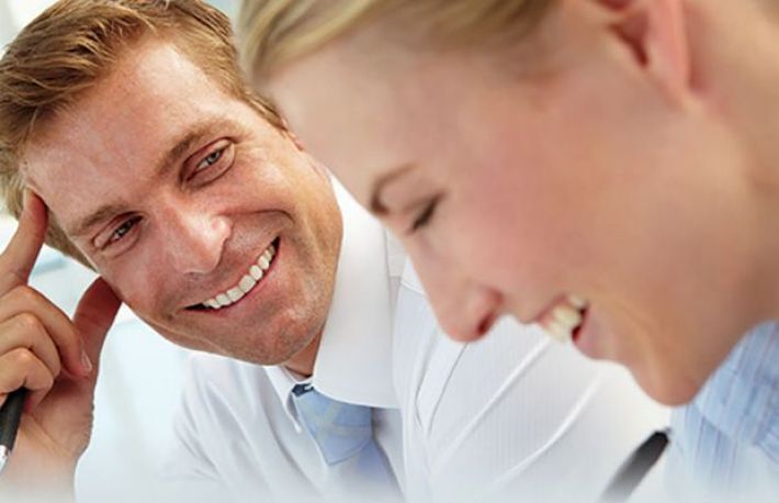 Cum sa fii o PERSOANA ATRAGATOARE. Invata cele 5 tipuri de FLIRT