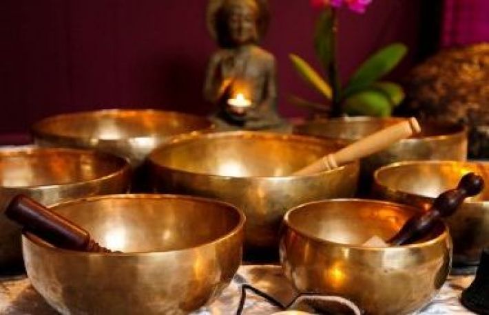 Cum sa atragi ENERGIILE POZITIVE. Te ajuta BOLURILE CANTATOARE