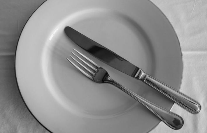 Cum sa asezi tacamurile corect in farfurie