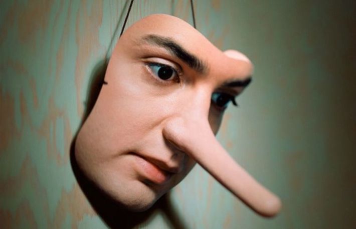 Cum sa recunosti un mincinos compulsiv