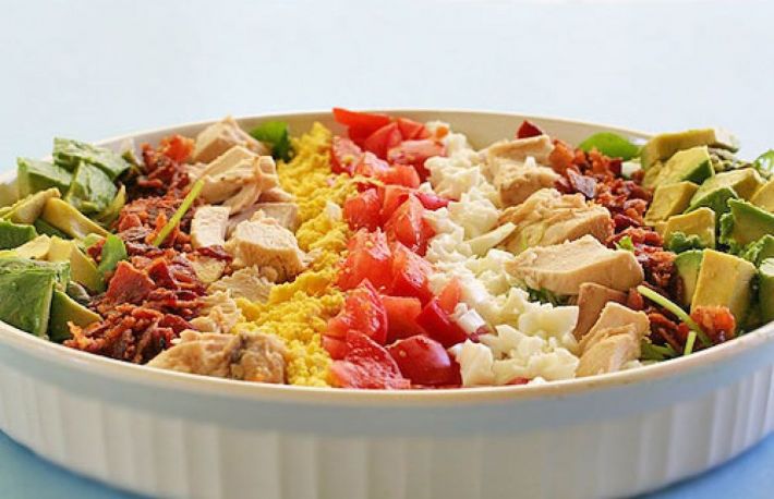 Cum se prepara salata Cobb?