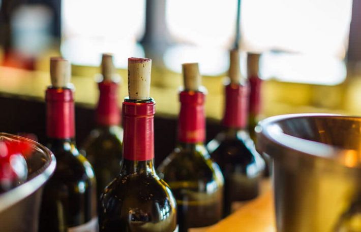 Cum si cand sa imbuteliezi vinul