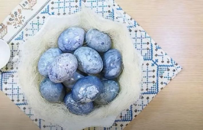 Cum sa vopsesti ouale. Foloseste ceai de hibiscus