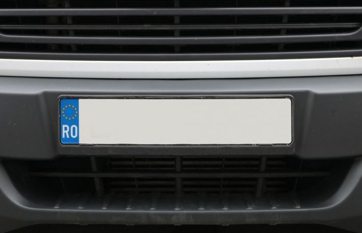 Cum sa pastrezi numerele de inmatriculare dupa ce vinzi masina