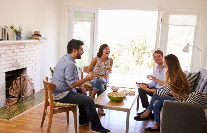 Subiecte tabu pentru oaspeti. Nu le place situatia, dar nici nu obiecteaza