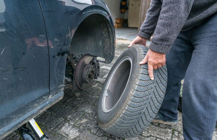 Cand si cum sa montezi cauciucurile de iarna