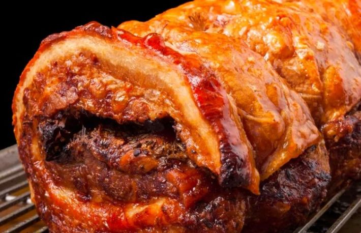 Cum sa prepari porchetta aromata cu ierburi si lamaie