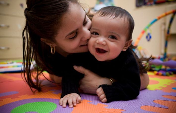 Cum sa va jucati cu bebelusii de 3 luni?