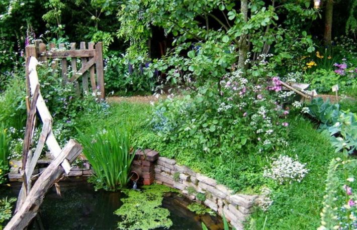 Cum se amenajeaza o gradina in stil rustic