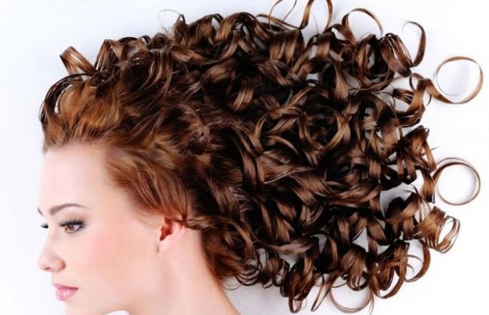 Cum sa ai grija de parul buclat?