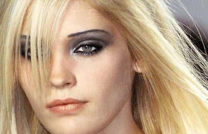 Cum sa te machiezi daca ai ochii cenusii?