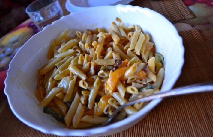 Budinca de peste cu paste si sos alb