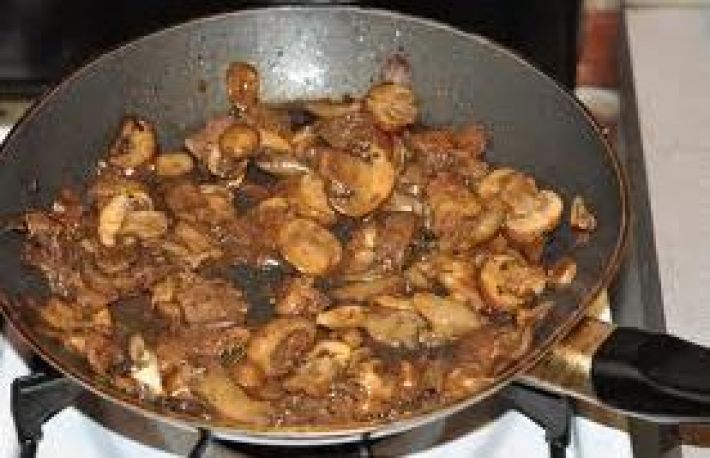 Cum se obtine sosul de ciuperci?
