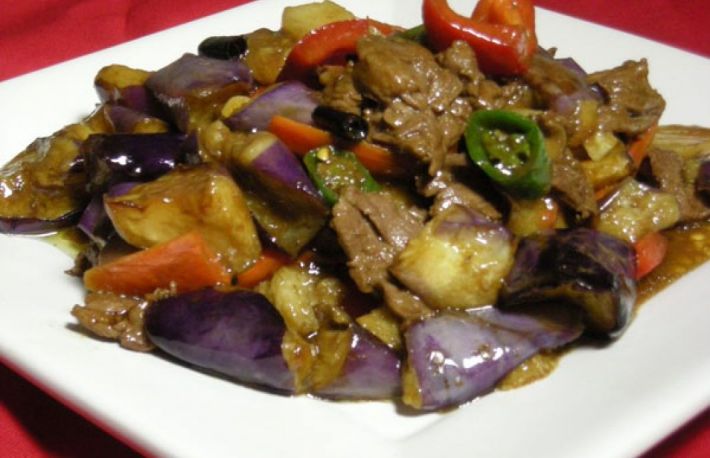 Mancare de vinete cu carne de vita