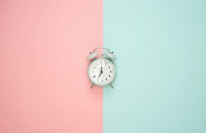 Antemeridian vs postmeridian. Ce inseamna AM si PM si cum facem diferenta intre ele?